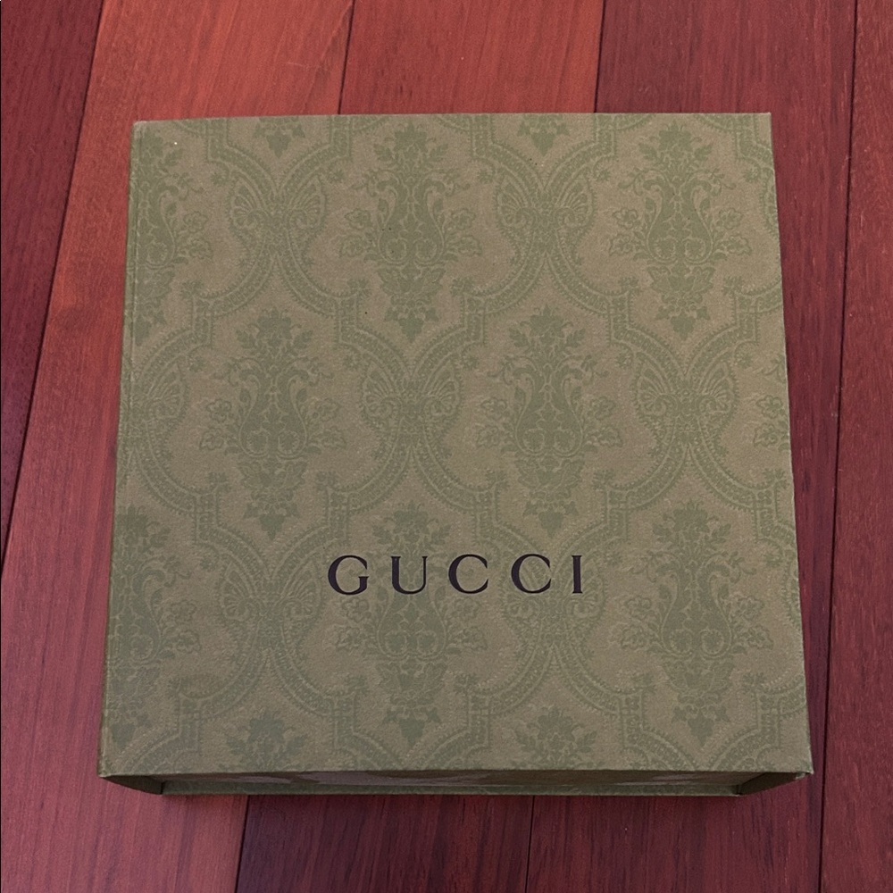 Black Leather Gucci Belt